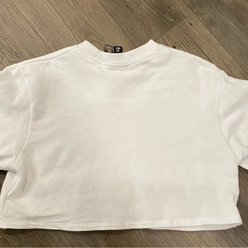 IVY PARK White Tee with Black Logo Tag - Picture 7 of 7